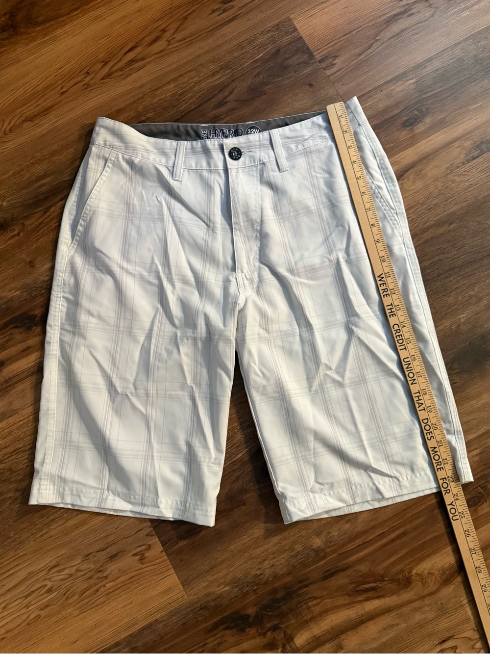 BKE White Subtle Plaid Flat Front Men's Shorts